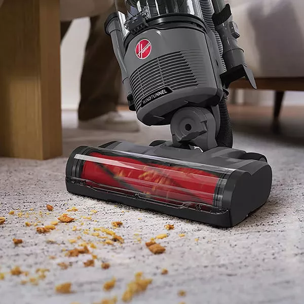 HOV-UH77300_Windtunnel_swivelpet_Hoover_BTF_Desktop_Carousel